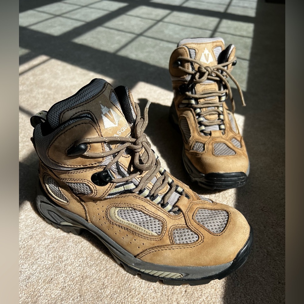Women’s Vasque Breeze Gore-Tex XCR Hiking Boots, Size 8